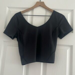 Short sleeve cropped Lululemon top